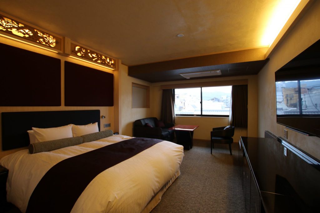 (Room 304, 404) Corner City View Double Bed